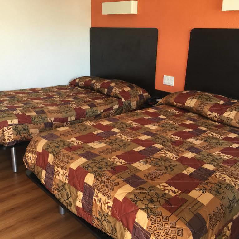 Motel 6 Bakersfield Eksteriør billede
