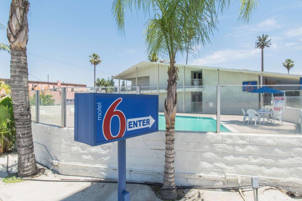 Motel 6 Bakersfield Eksteriør billede