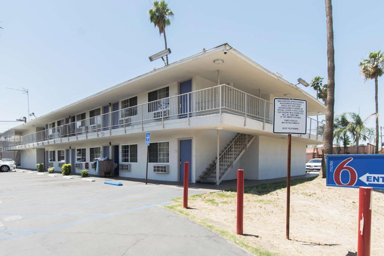 Motel 6 Bakersfield Eksteriør billede